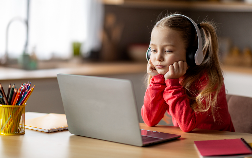 Uso de telas: como educar crianças e adolescentes